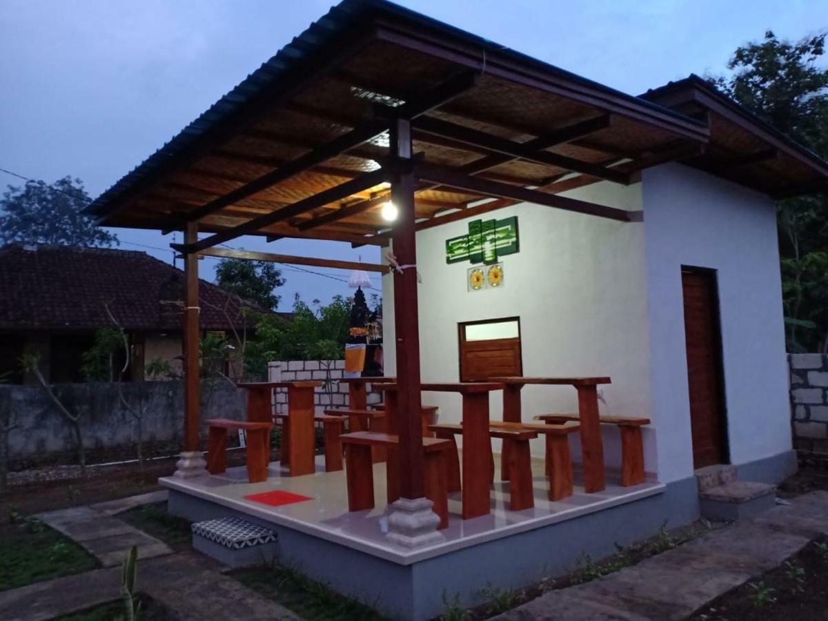 Santhi Guna Bungalow Toyapakeh エクステリア 写真