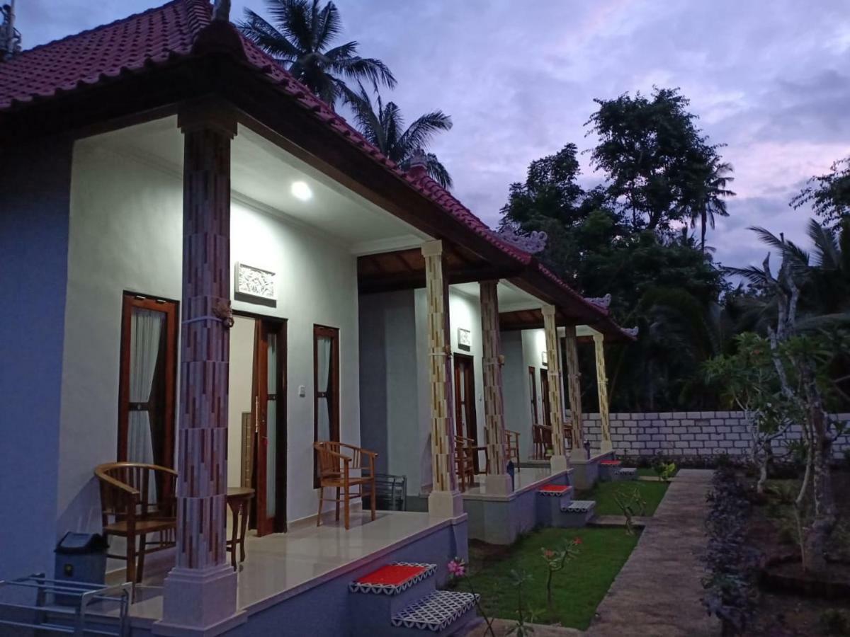 Santhi Guna Bungalow Toyapakeh エクステリア 写真